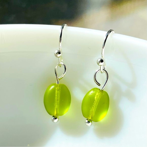 🔥sterling silver & vintage frosted green beach glass bead earrings boho jewelry - Picture 4 of 12